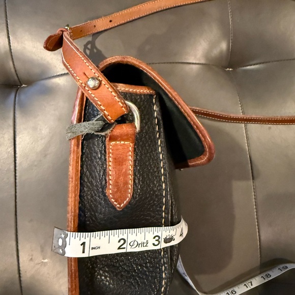 Vintage Dooney & Bourke AWL Crossbody Bag - Picture 2 of 16